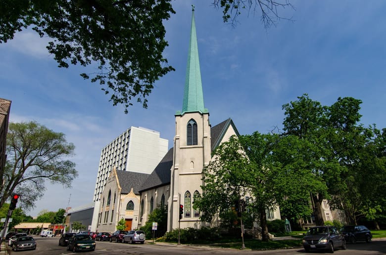 A photo of Lake Street Church as seen from across the street. 