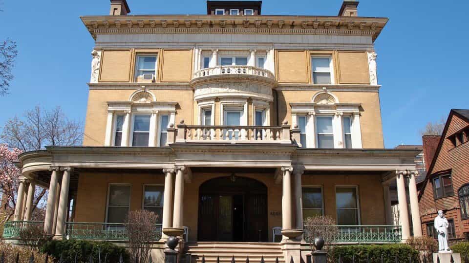 No image description available.